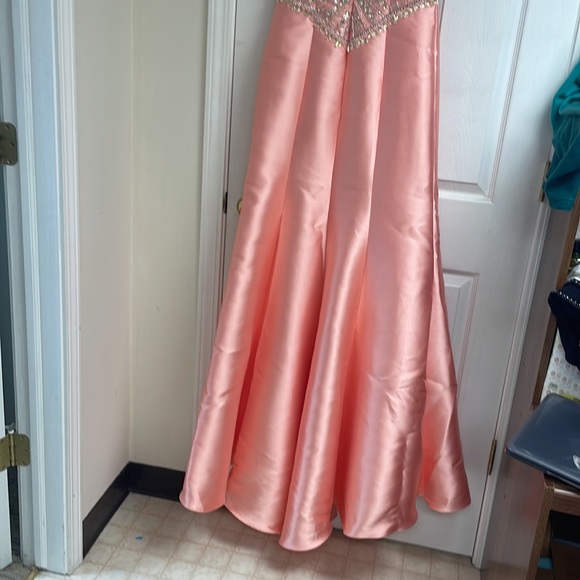 NEW Tony Bowls La Gala Evening Prom Gown Dress peach Sz 8 - Picture 6 of 10